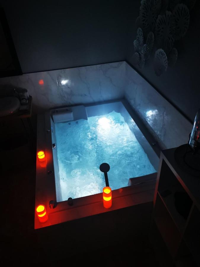Spabyelleetlui Spa Rouge Ou Bleu Mouscron Eksteriør billede