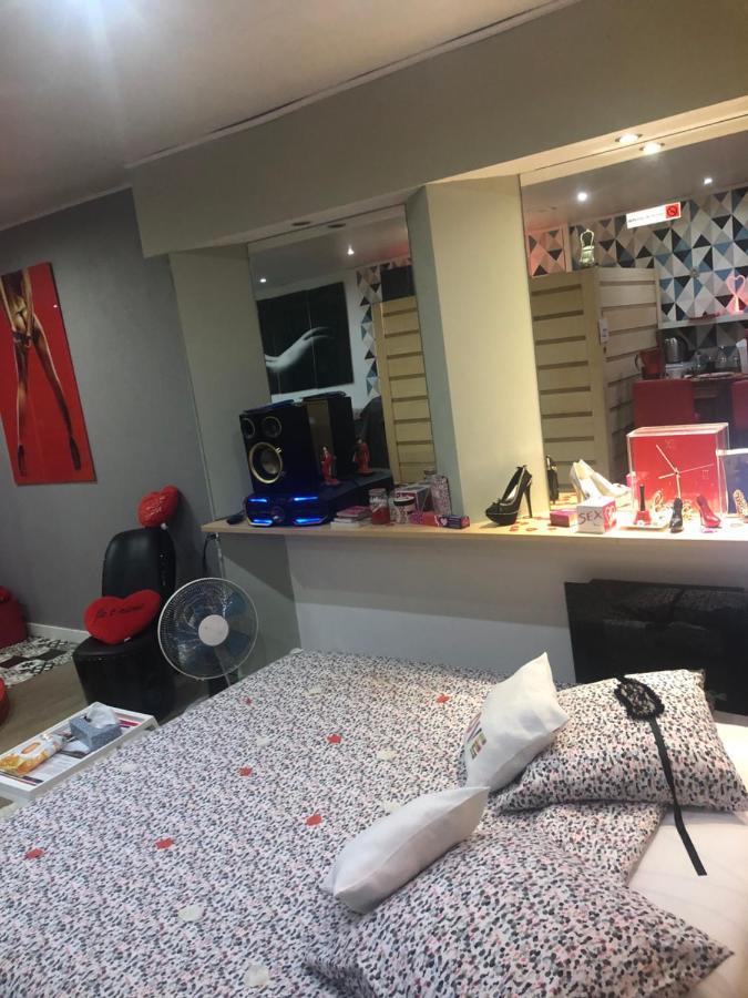 Spabyelleetlui Spa Rouge Ou Bleu Mouscron Eksteriør billede