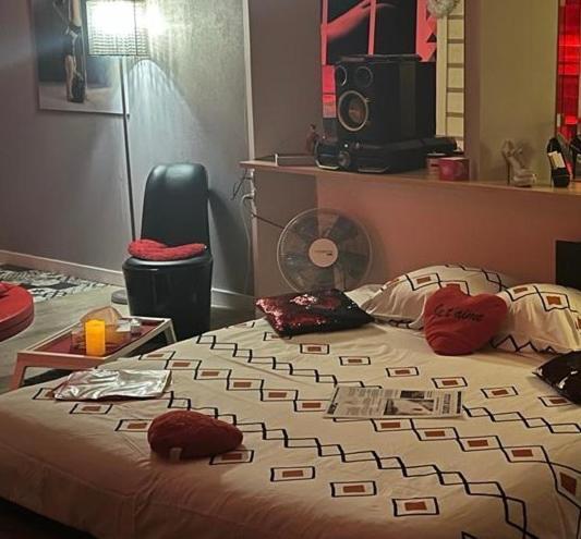 Spabyelleetlui Spa Rouge Ou Bleu Mouscron Eksteriør billede