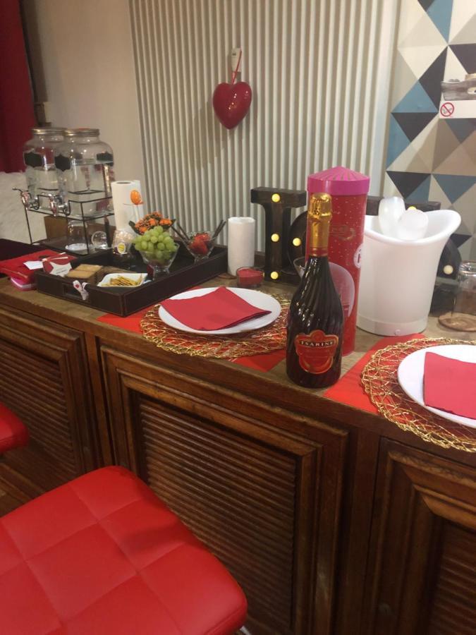 Spabyelleetlui Spa Rouge Ou Bleu Mouscron Eksteriør billede