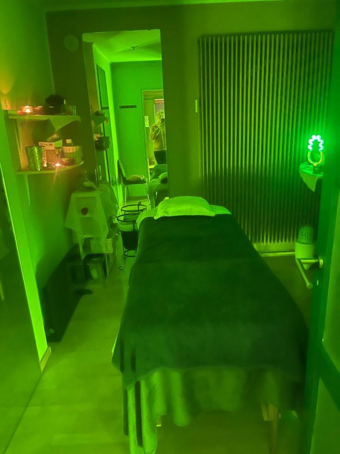 Spabyelleetlui Spa Rouge Ou Bleu Mouscron Eksteriør billede